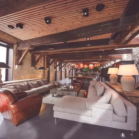 Splendide Chai 700 M2 Bordeaux